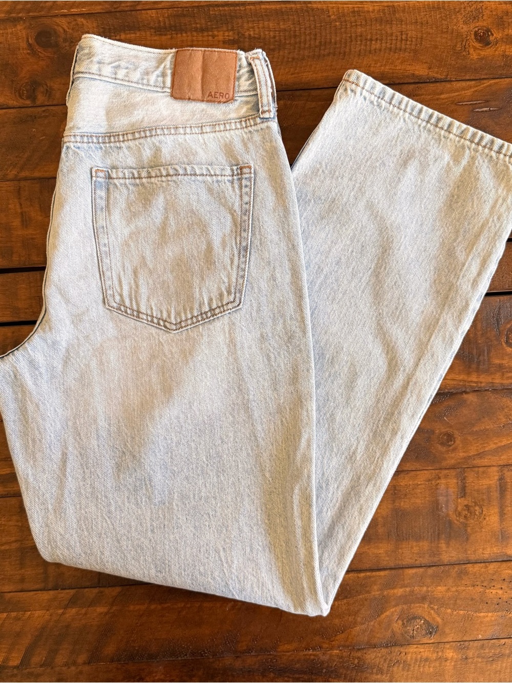 Aeropostale High Rise Baggy Light Wash Jeans, Woman’s Size 8